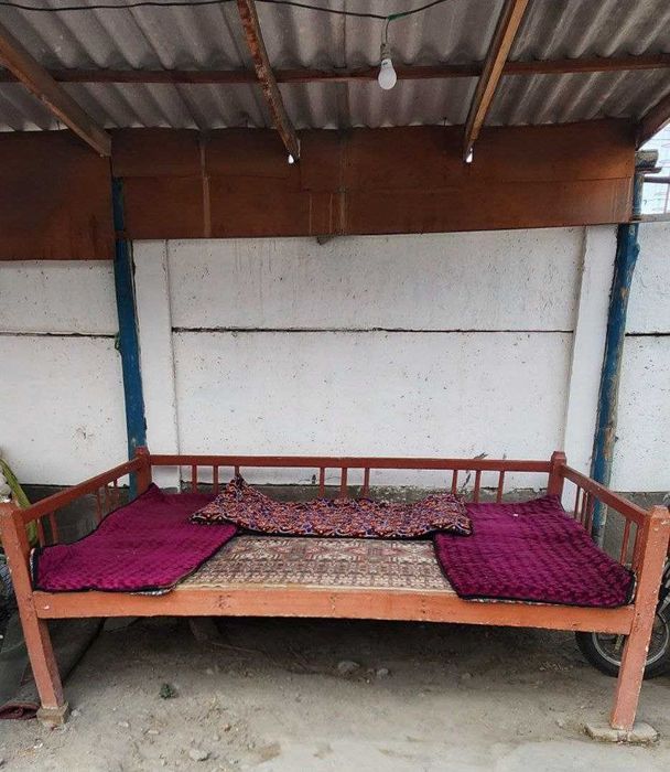 Yog'och so'rizudlik bilan sotiladi