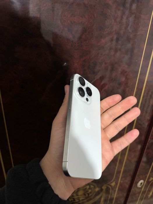 Срочно продам айфон 15 про