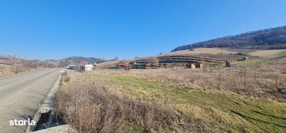 Teren intravilan de vânzare Ivanesti, Com Livezeni