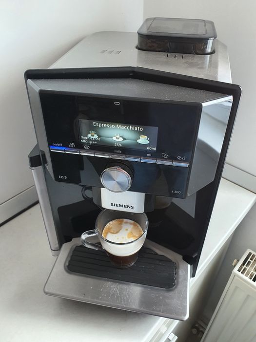 Espressor Siemens EQ.9 s300
