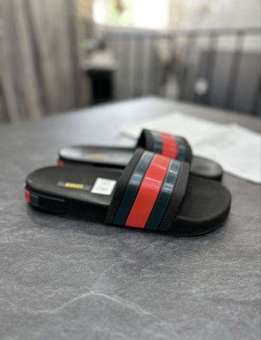 Papuci / Slapi Gucci