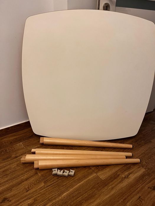 Masa alba Ikea Lemn si MDF - 95x95