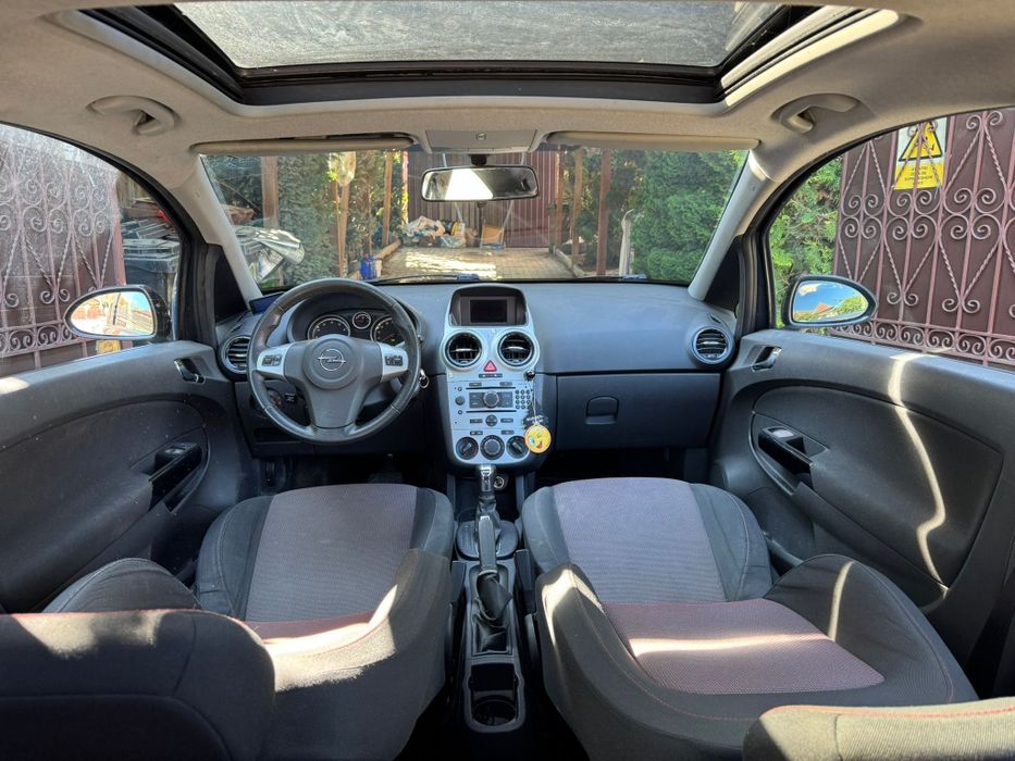 Opel corsa Automat  GPL panoramic xenon  GPL