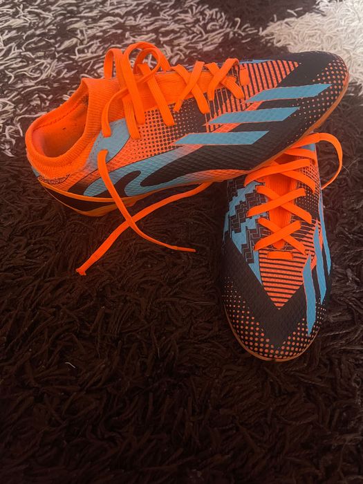 Ghete fotbal cu crampoane Adidas Messi și Adidas predator