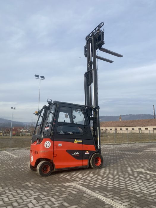 De inchiriat stivuitor electric Linde E30HL
