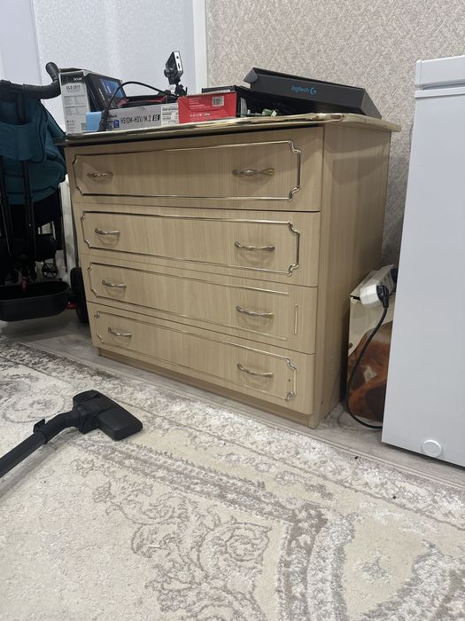 Продам комод в хорошем состояний