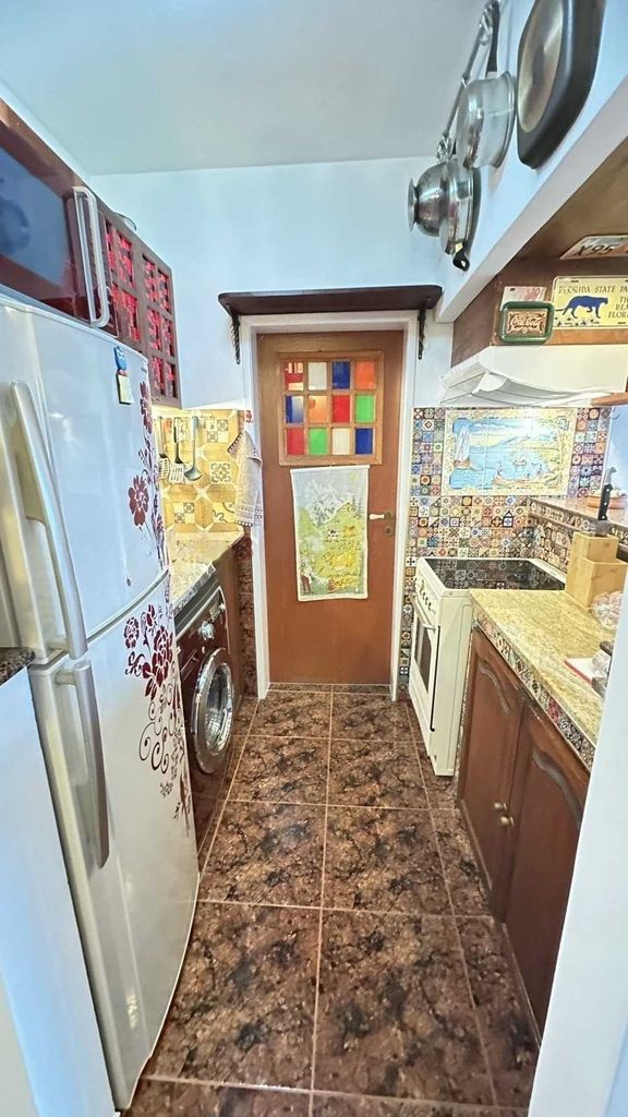 Дава се под наем Тристаен апартамент в София, Дианабад - 80 кв.м за 650 € - Снимка #1