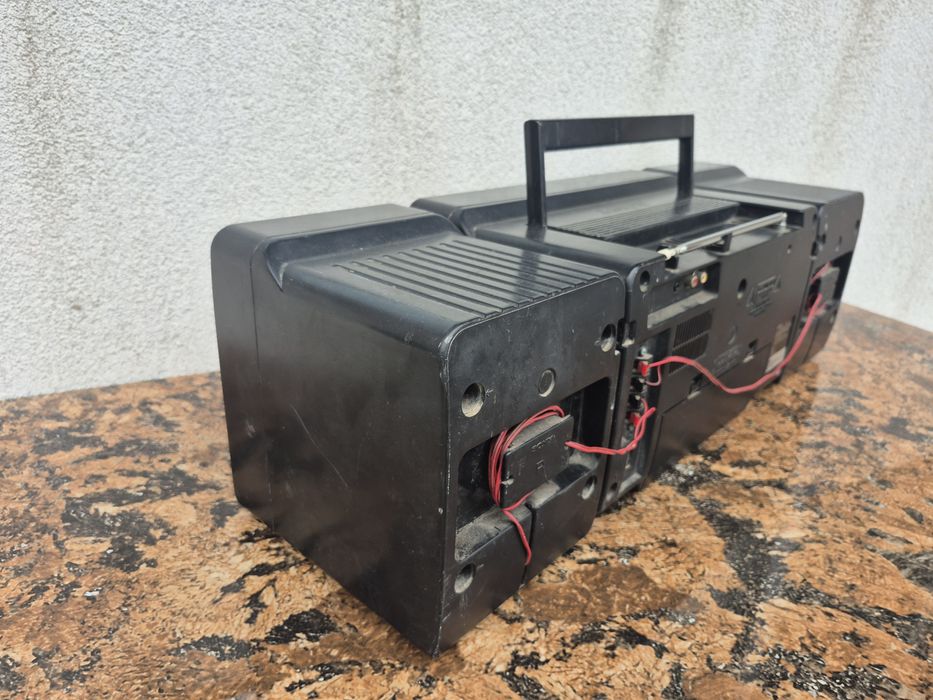 Radio Casetofon marca Sony model CFS 710L-functional

- Radio a fost p