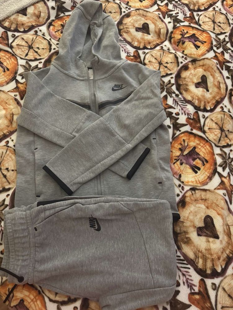 Детски анцунг Nike Tech Fleece