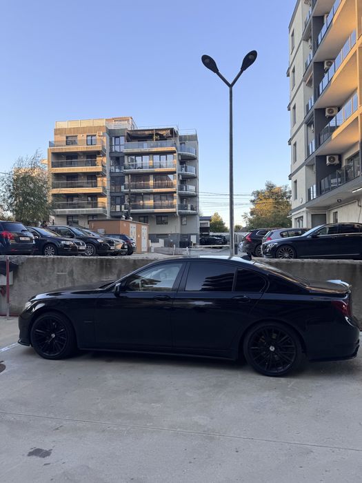 Dezmembrez bmw seria 7 f01 2012 volan stanga