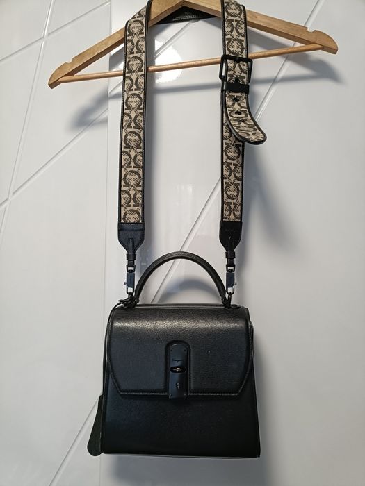 Vând geanta Ferragamo