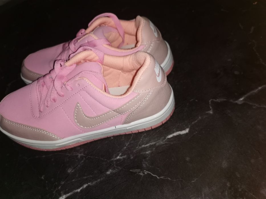 De vânzare adidași noi dama mărimea 37