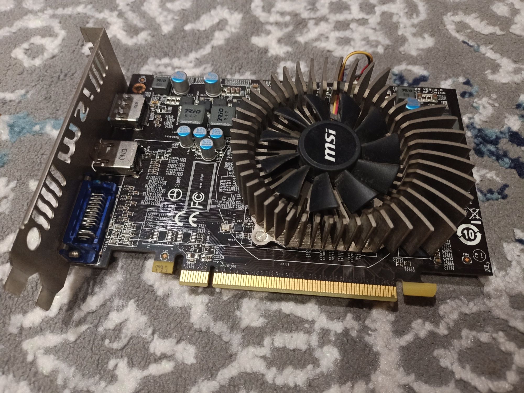 продам MSI R5670-PMD1G