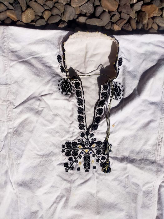 Lot piese costum popular Romanesc Zona orastie
