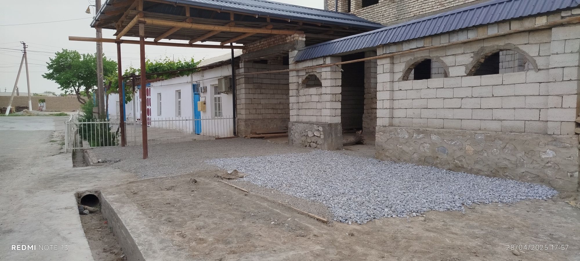 Karmana 2 qavatli uy