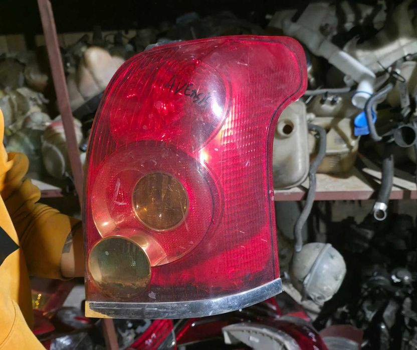 Стоп за Toyota Avensis (2003–2008 г.)