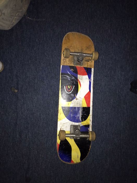 Skateboard      .