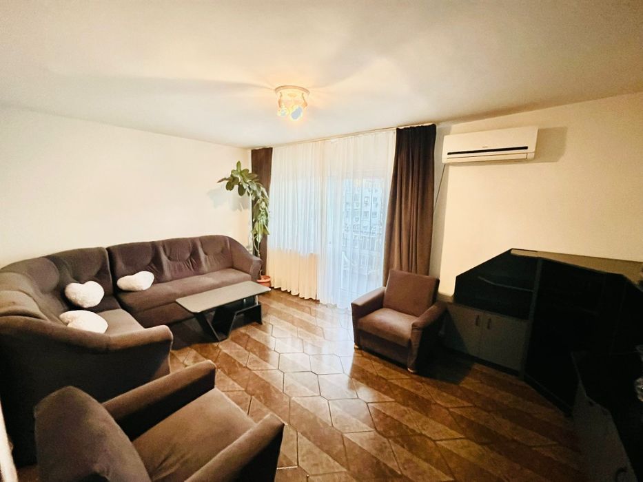 Se vinde apartament 3 camere decomandat