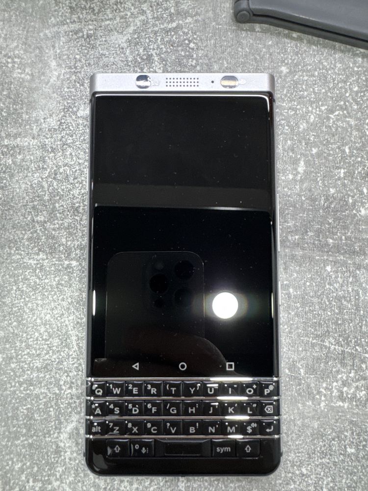 Blackberry keyone