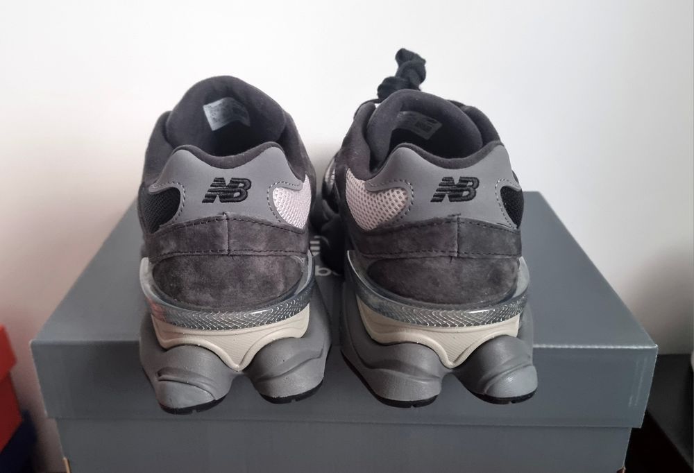 New Balance 9060