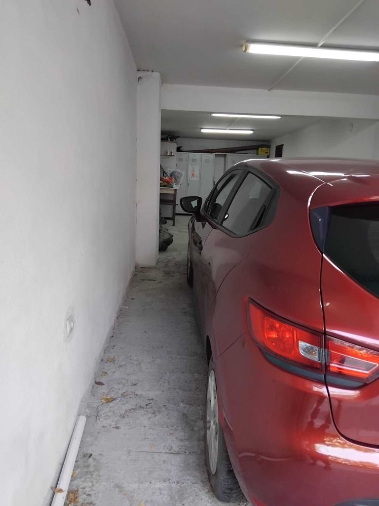 Дава се под наем Гараж / Паркомясто в София, Света Троица - 50 кв.м за 250 € - Снимка #3