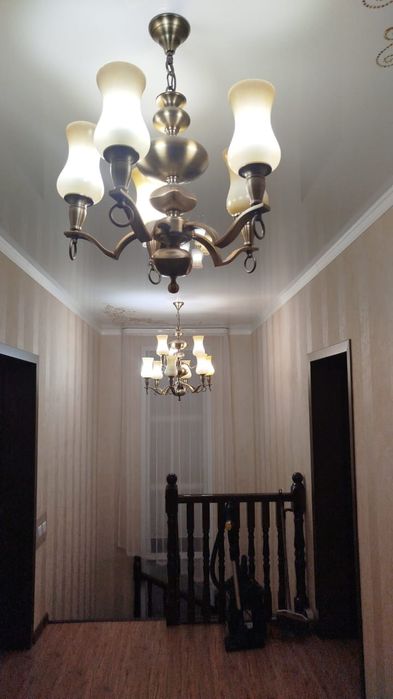 Продаются 2 шикарные люстры
