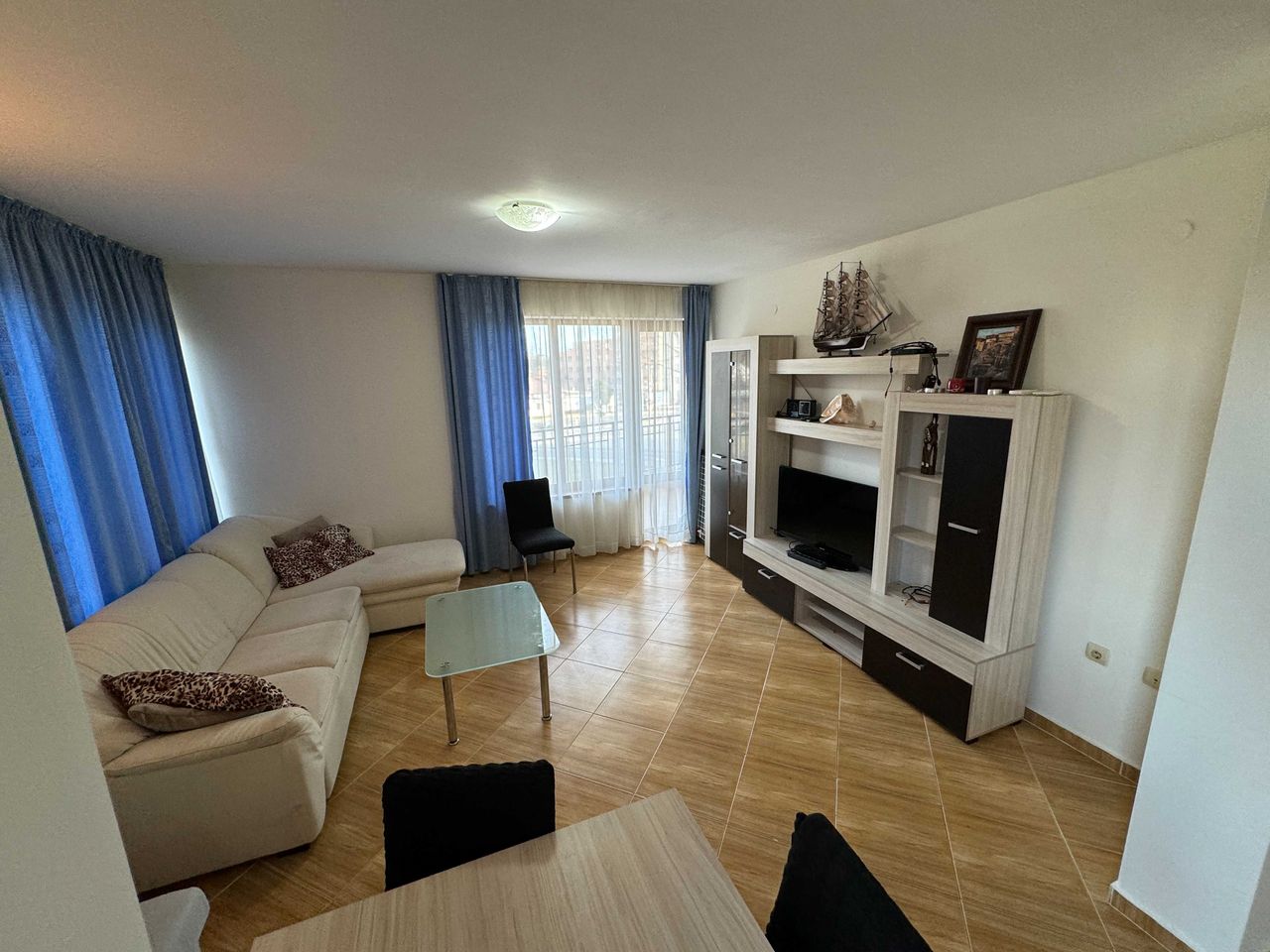 Продава се Двустаен апартамент в к.к. Слънчев бряг - 87 кв.м за 897 €/кв.м - Снимка #2