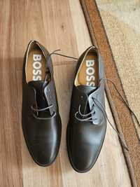 Обувки Boss размер 42, 8uk