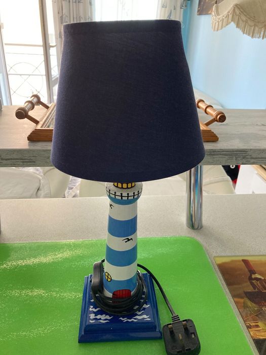 Нощна / настолна лампа