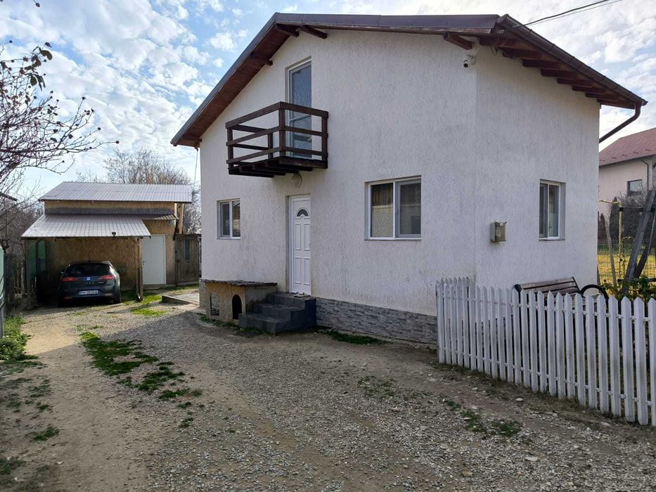 Casa de vanzare in comuna Scortenii