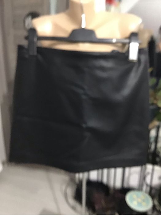 Fusta imitatie piele noua Zara L