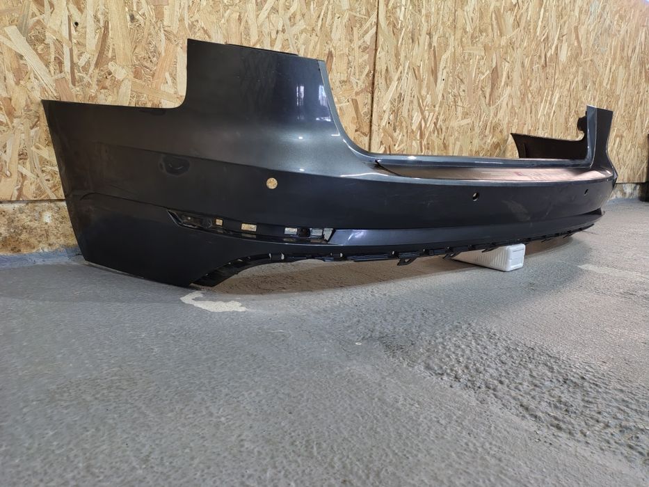 Bara spate Audi A4 B9 Kombi an 2015-2019 cu defect la o prindere