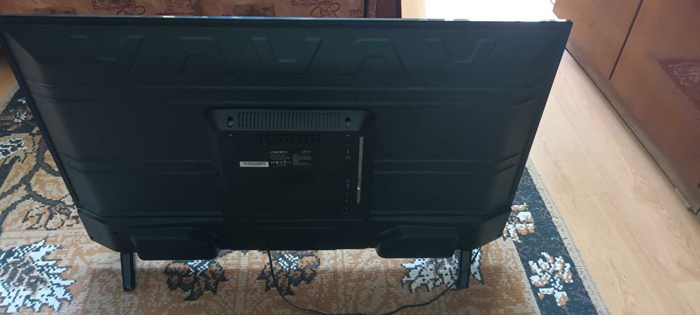 Телевизор Crown 40T21100B, 40"(101.6cm) - за ремонт или за части