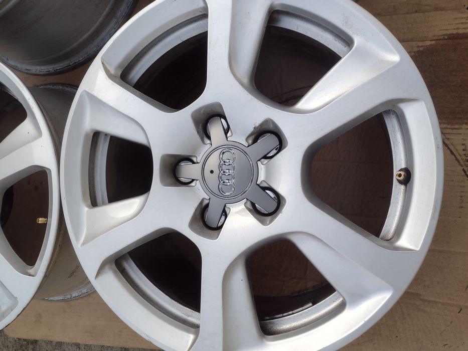 Перфектни 16-5х112 ЕТ45 7.5j Audi A4 B8