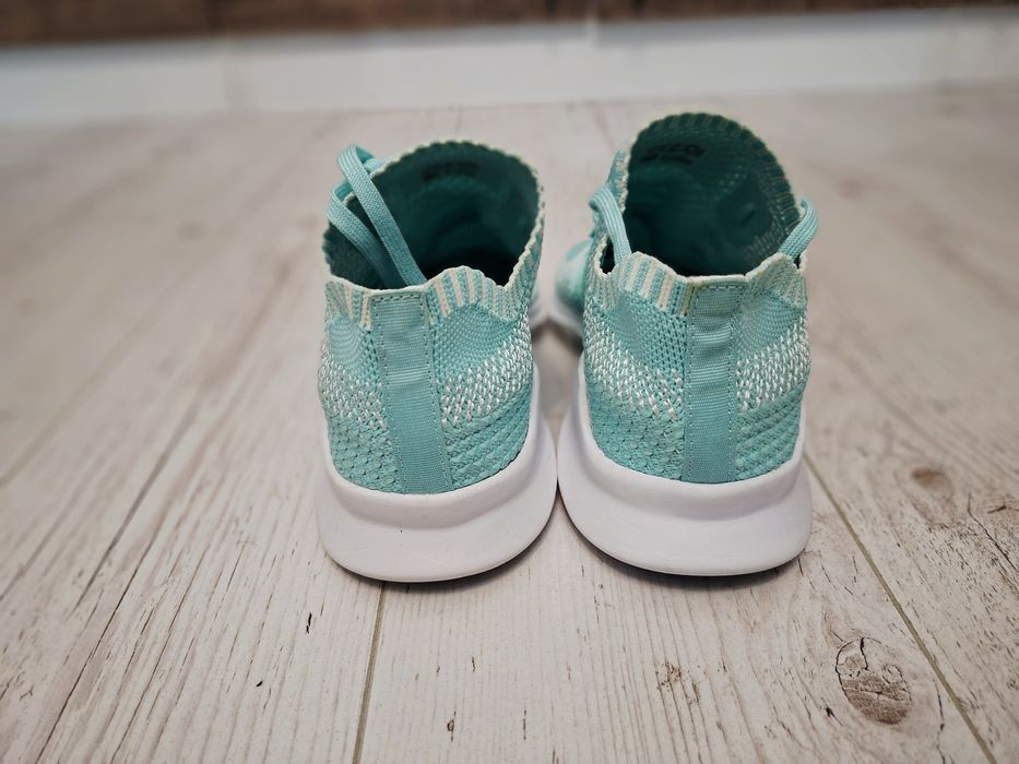 Adidas-Ориг. Маратонки  Нови!