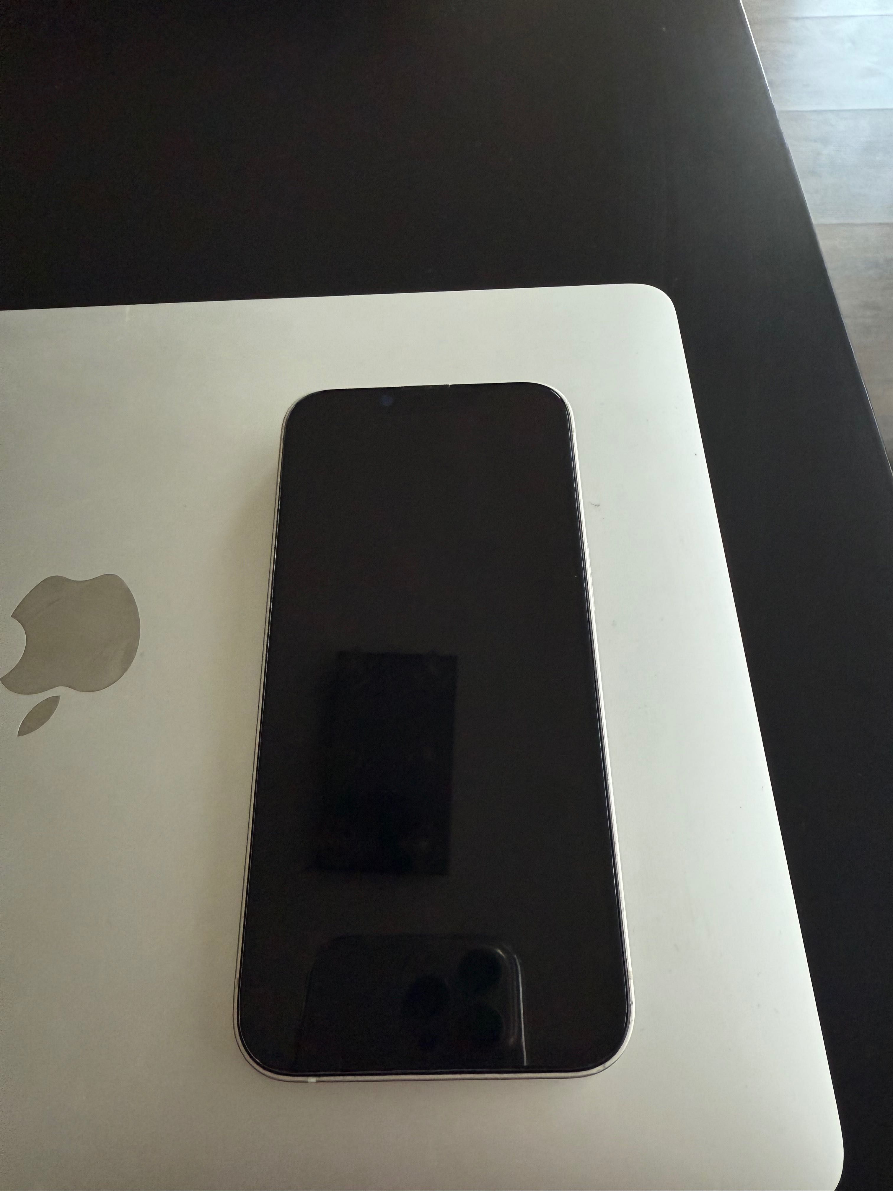 Iphone 14 256gb в отлично състояние