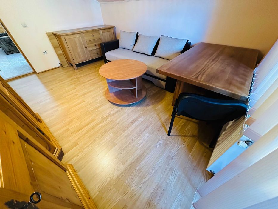Inchiriez in Sebes- central-apart. 2 camere +living/bucatarie 6/5m