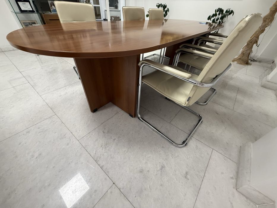 Маса със столове в отлично качество!