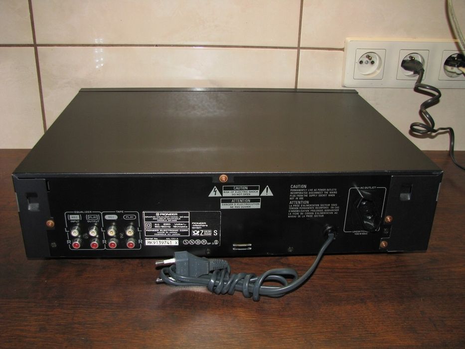 Pioneer GR-555. Top egalizator. Estetică perfectă. Preț fix !