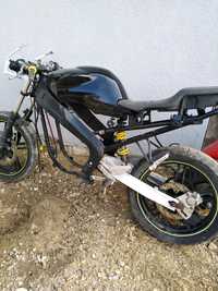 Dezmembrez yamaha tzr