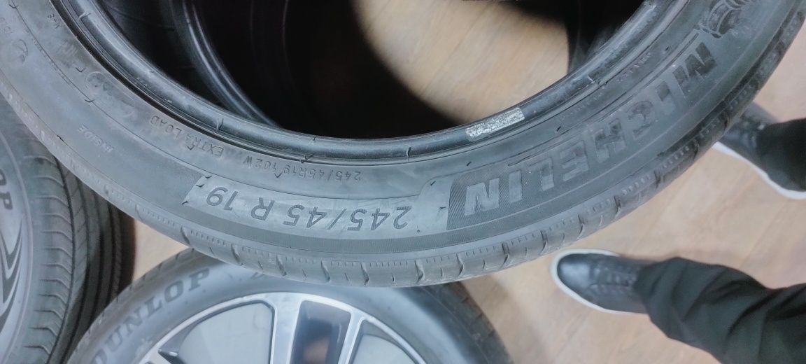 Продаётся разноширокие шины  от GINESIS G80