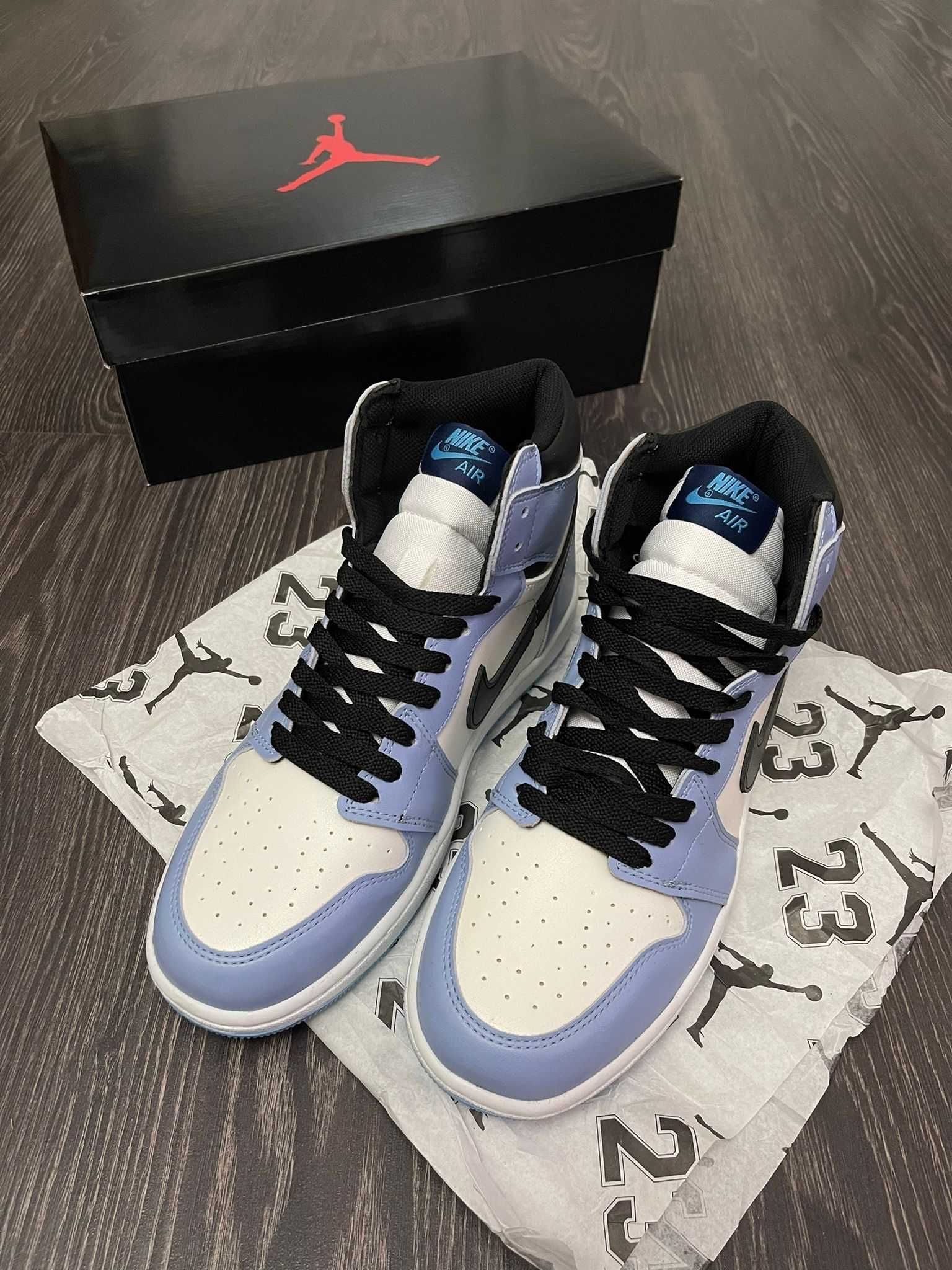 Jordan 1 High University Blue / Adidasi Unisex