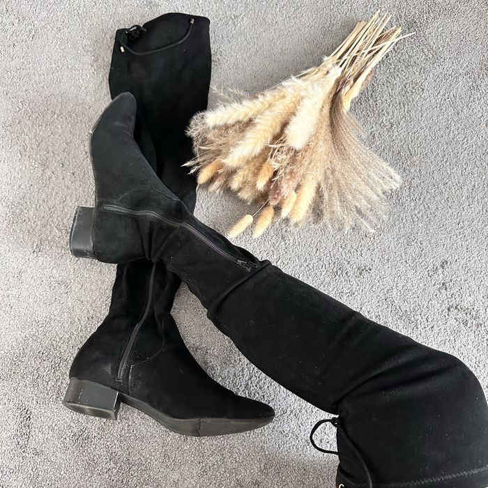 Cizme catifea lungi, cu fermoar si elastic in partea de sus