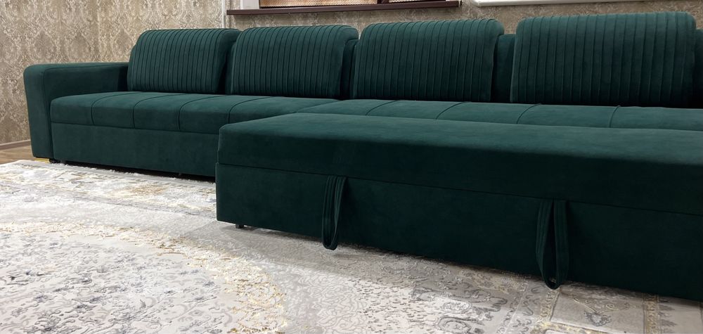 4 метрлік диван сатылады. Жаңа 2 ай қолданылған түсі изумруд.