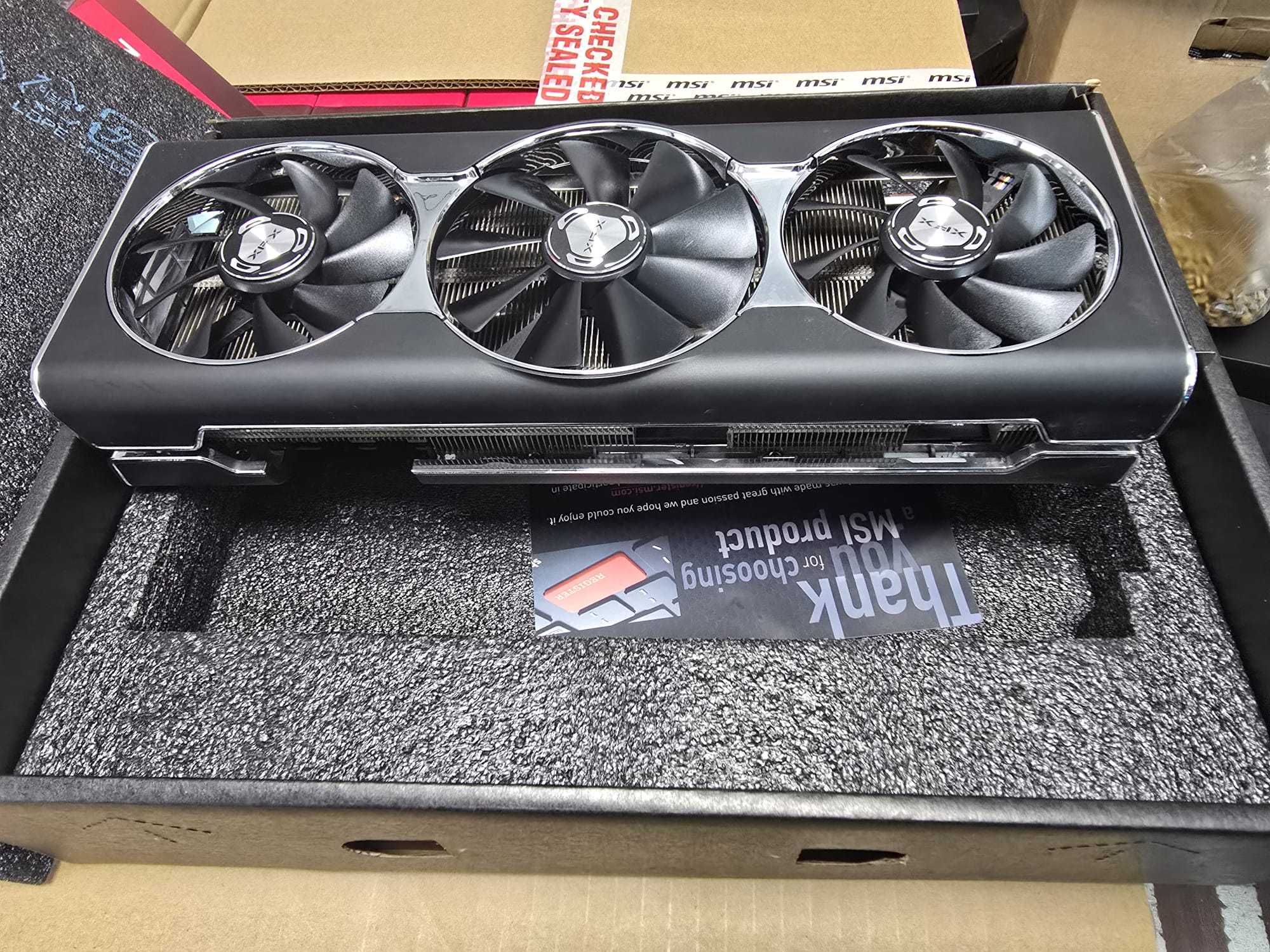 Placa video XFX Radeon RX 5700 XT, 8GB GDDR6, 256-bit , ca noua