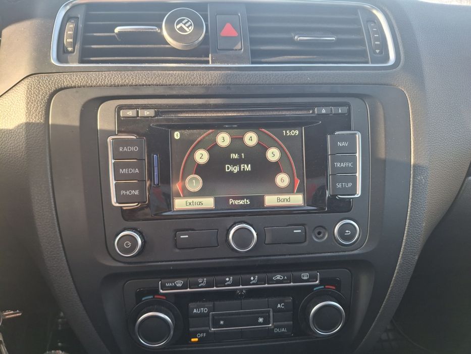 Vând  VW  JETTA 2012