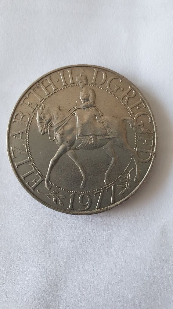 Moneda ELIZABETH II dg reg fd 1977