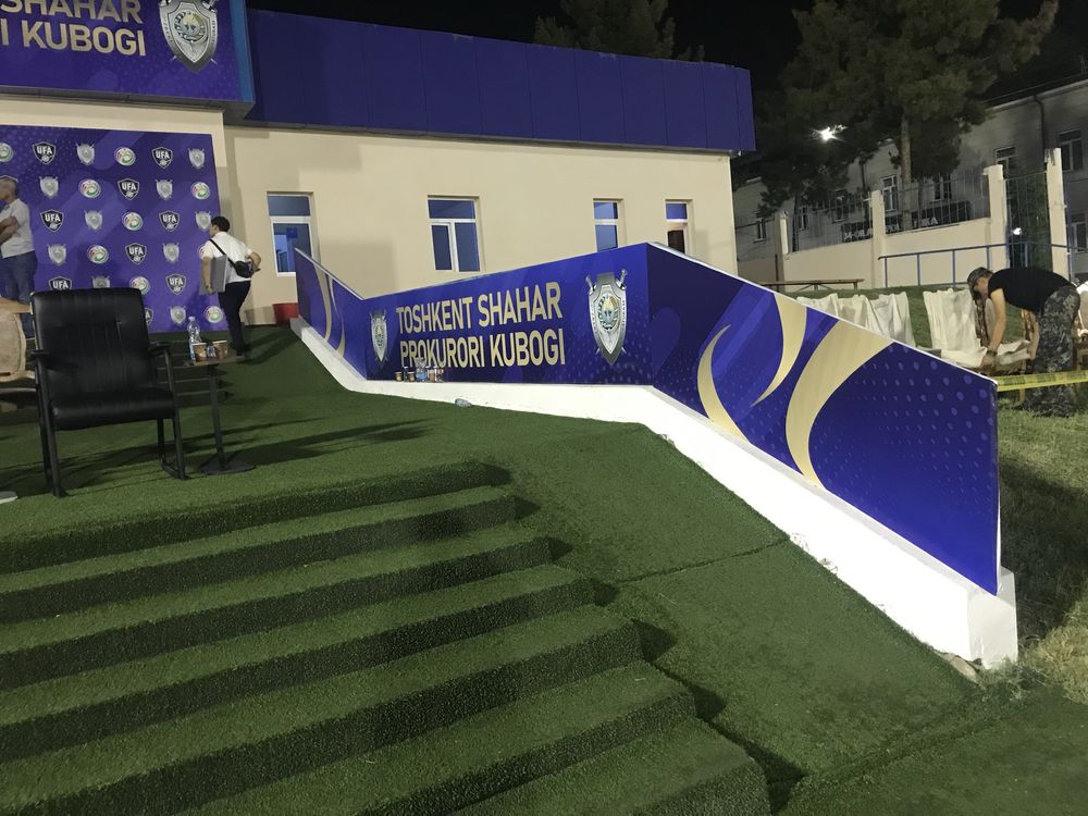 Baner arakal neon tablichka narujnaya reklama  nakleyka moshinala uchu