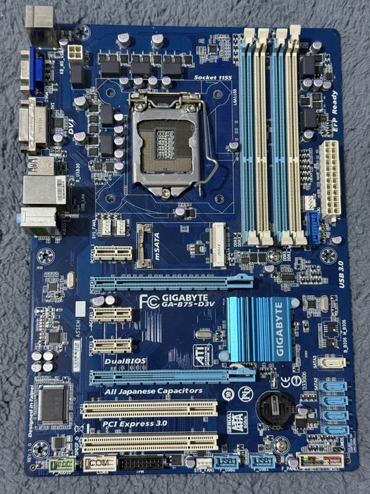 Материнская плата