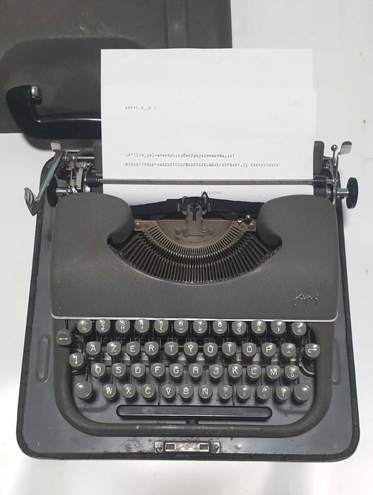 masina de scris portabila, rara, Japy 1950 cu geanta de transport